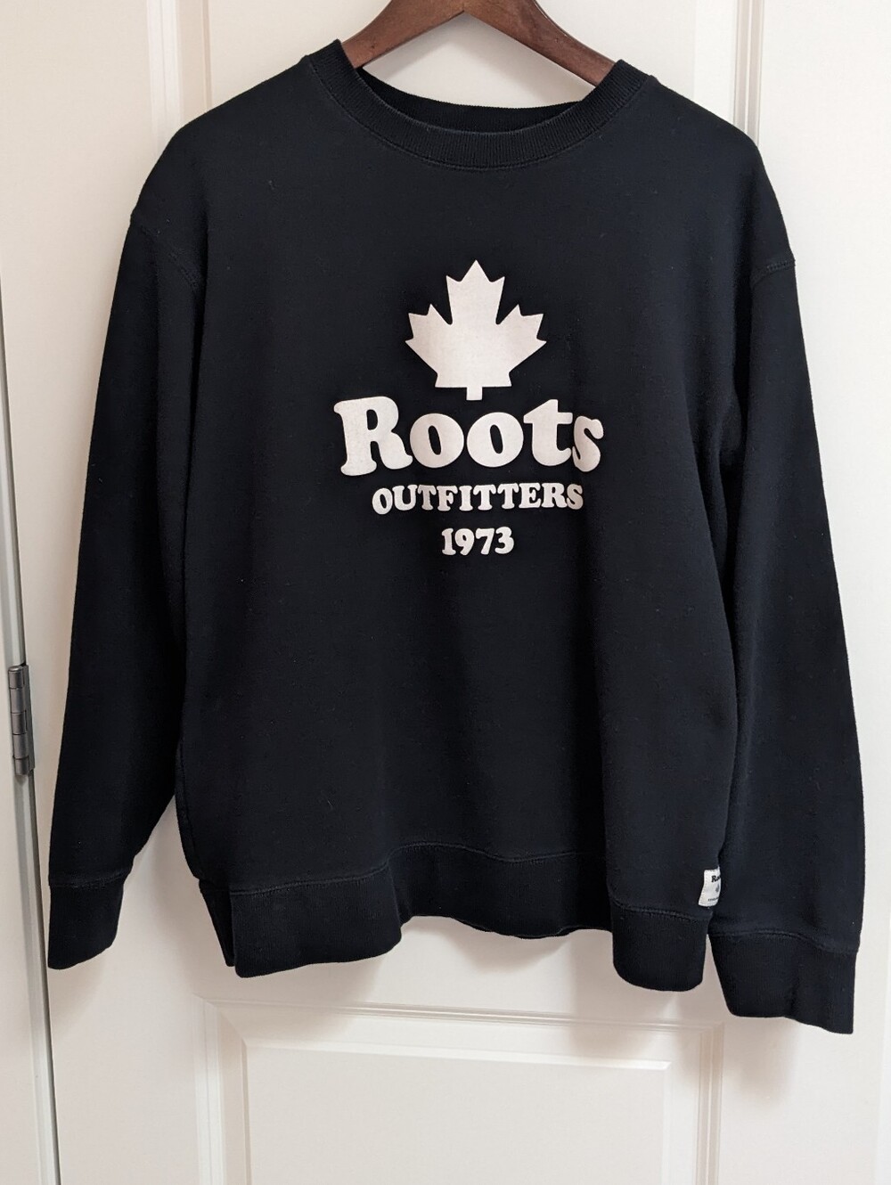 Unisex Roots Outfitters Crewneck Sweatshirt With Velvet Logo